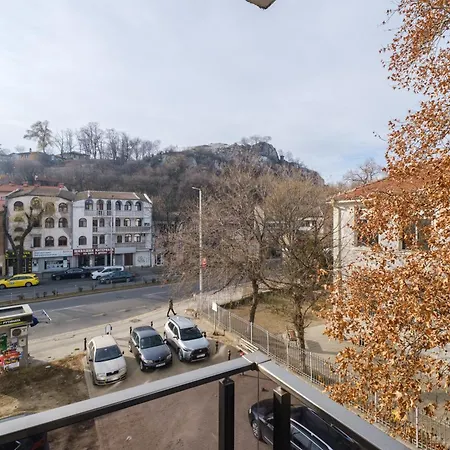 Heart Of Free Parking Apartment